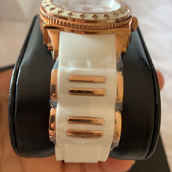 Win Quartz Diamond Accent Stainless Steel Silicone - Picture 3 of 5